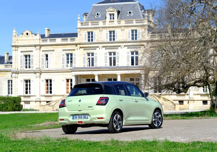 סוויפט מאחורה